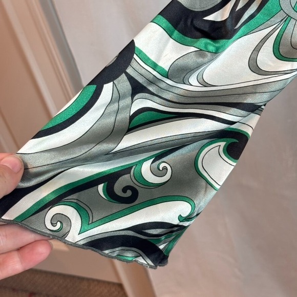 Dress Barn Womens Satin Flare Sleeve Green Baby Doll Tie Back Blouse SZ Petite L - Picture 3 of 12